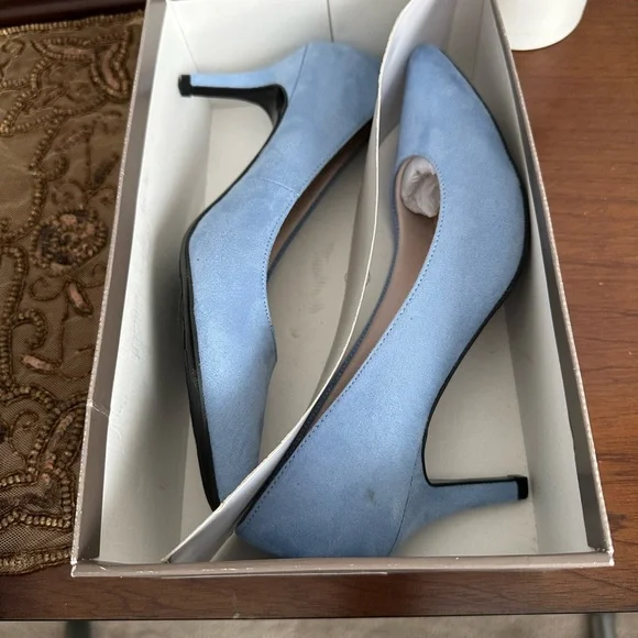 Life stride light blue shoes new in box. - Picture 3 of 5